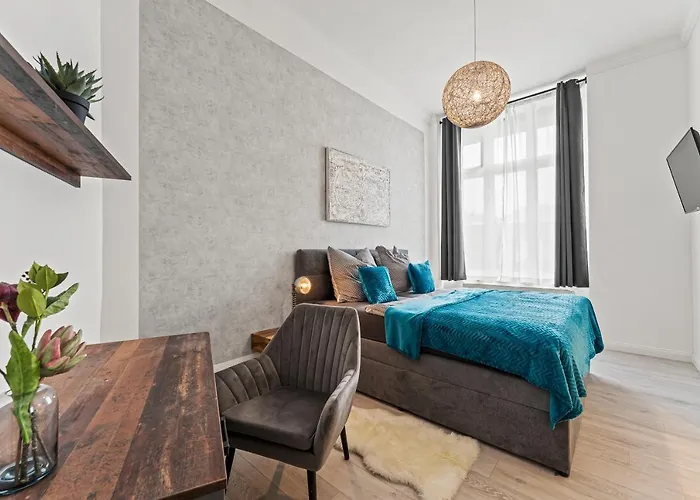 The Mierendorf Hinterhaus, 2 Bed Rooms Up To 4 People
