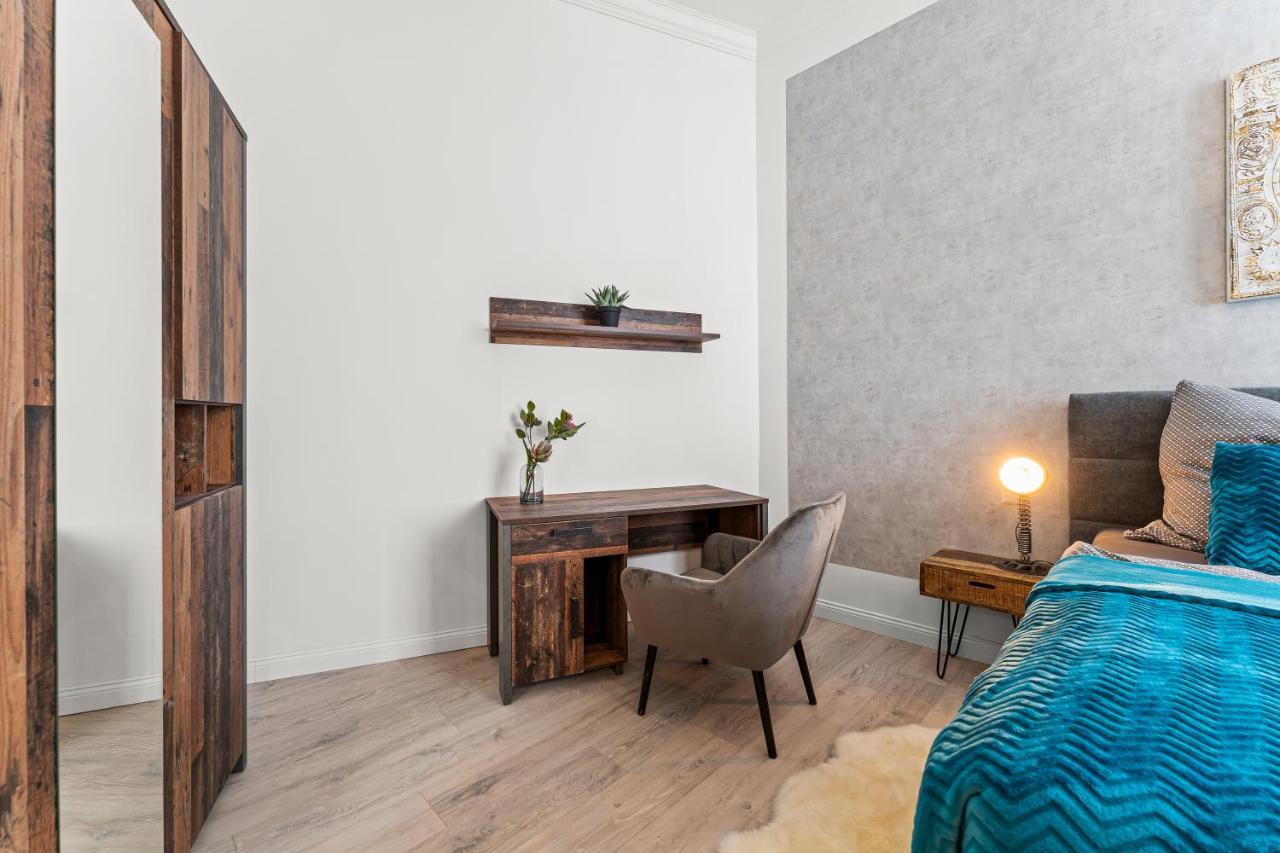 The Mierendorf Hinterhaus, 2 Bed Up To 4 People Berlijn